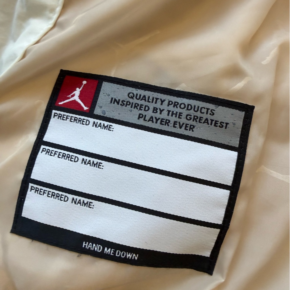 Nike Jordan White Puffer  Jscket with Tan Hood ,Unisex NWOT size XL YOUTH - Picture 13 of 16